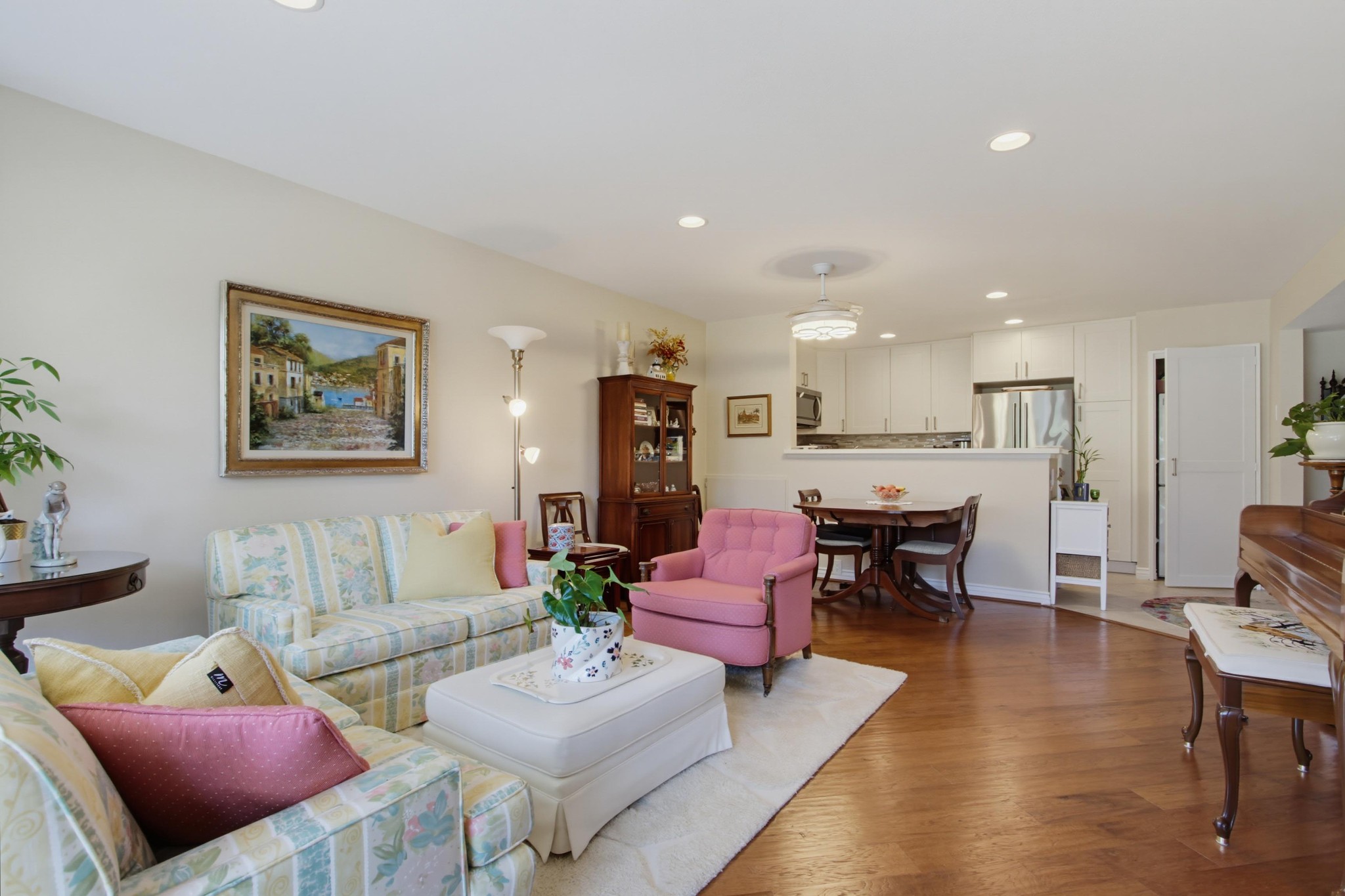 Virtual tour photo 9 of 60 for 12555 Oaks N Dr