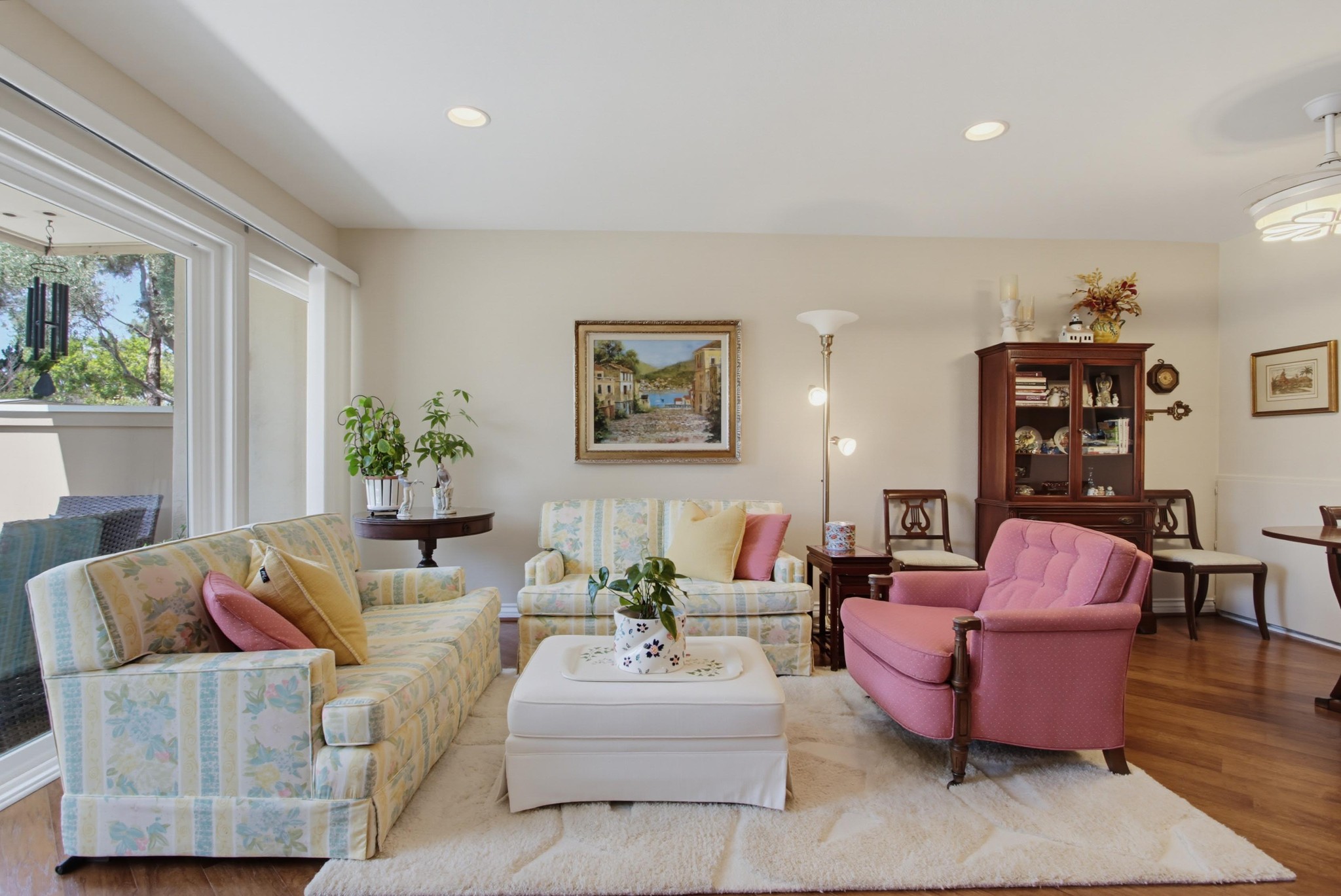 Virtual tour photo 10 of 60 for 12555 Oaks N Dr