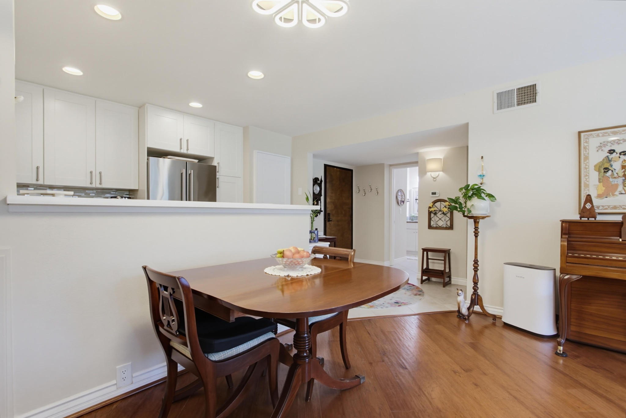 Virtual tour photo 12 of 60 for 12555 Oaks N Dr
