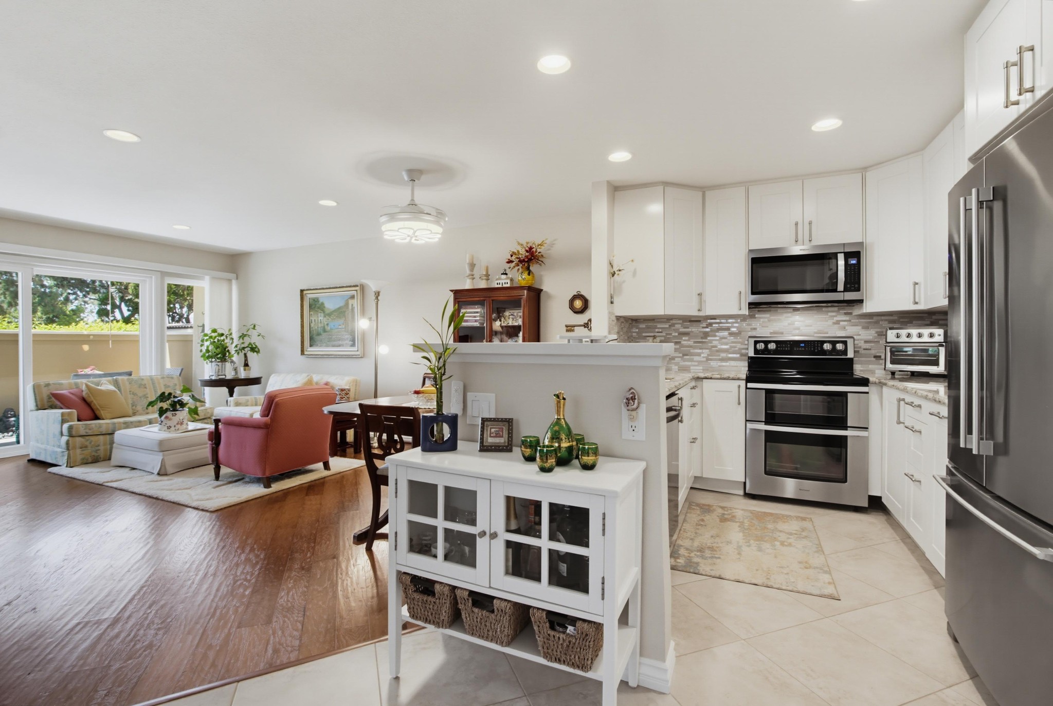 Virtual tour photo 14 of 60 for 12555 Oaks N Dr