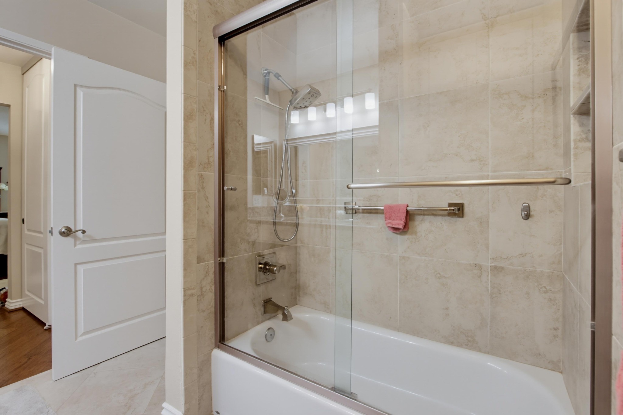 Virtual tour photo 22 of 60 for 12555 Oaks N Dr