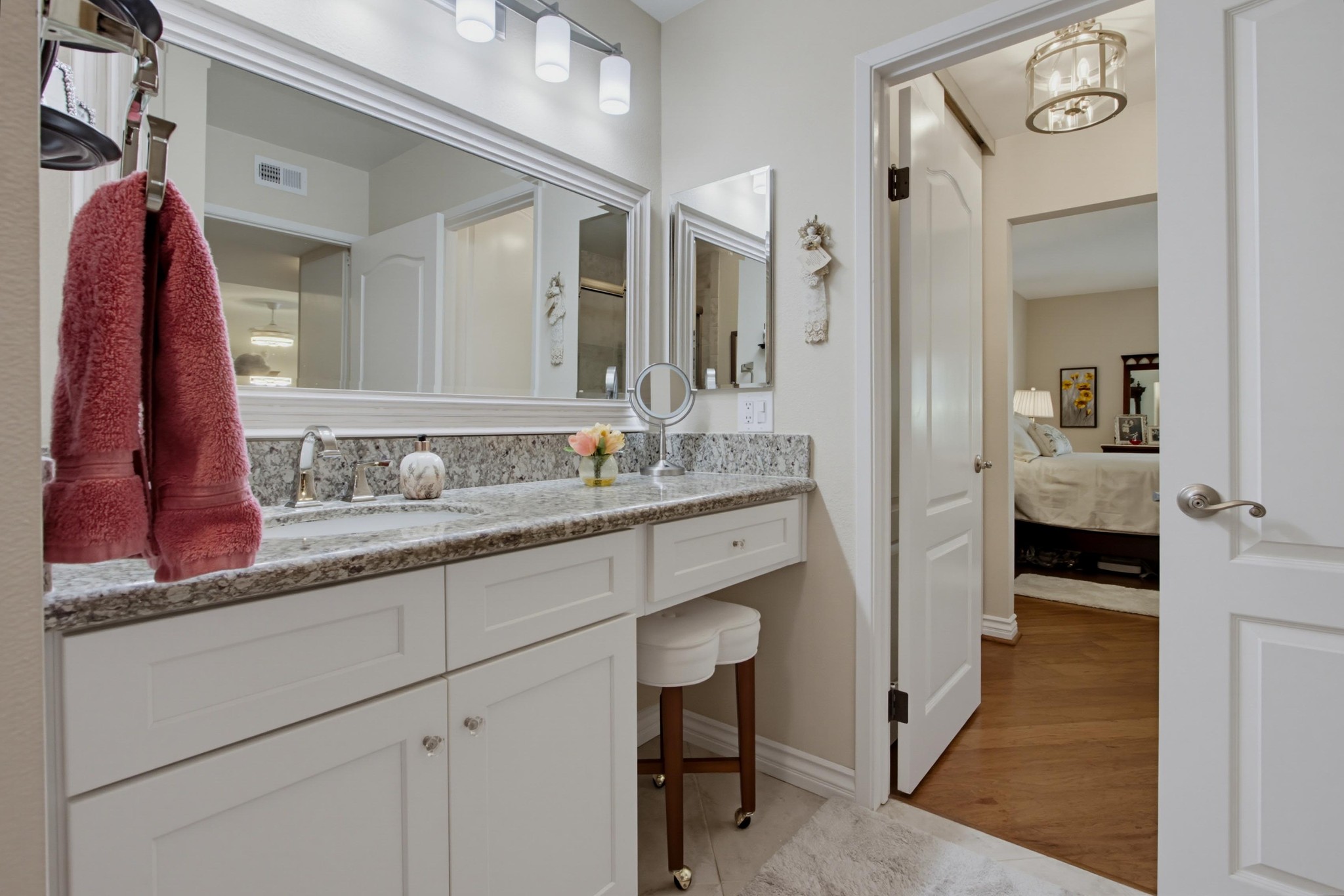 Virtual tour photo 23 of 60 for 12555 Oaks N Dr