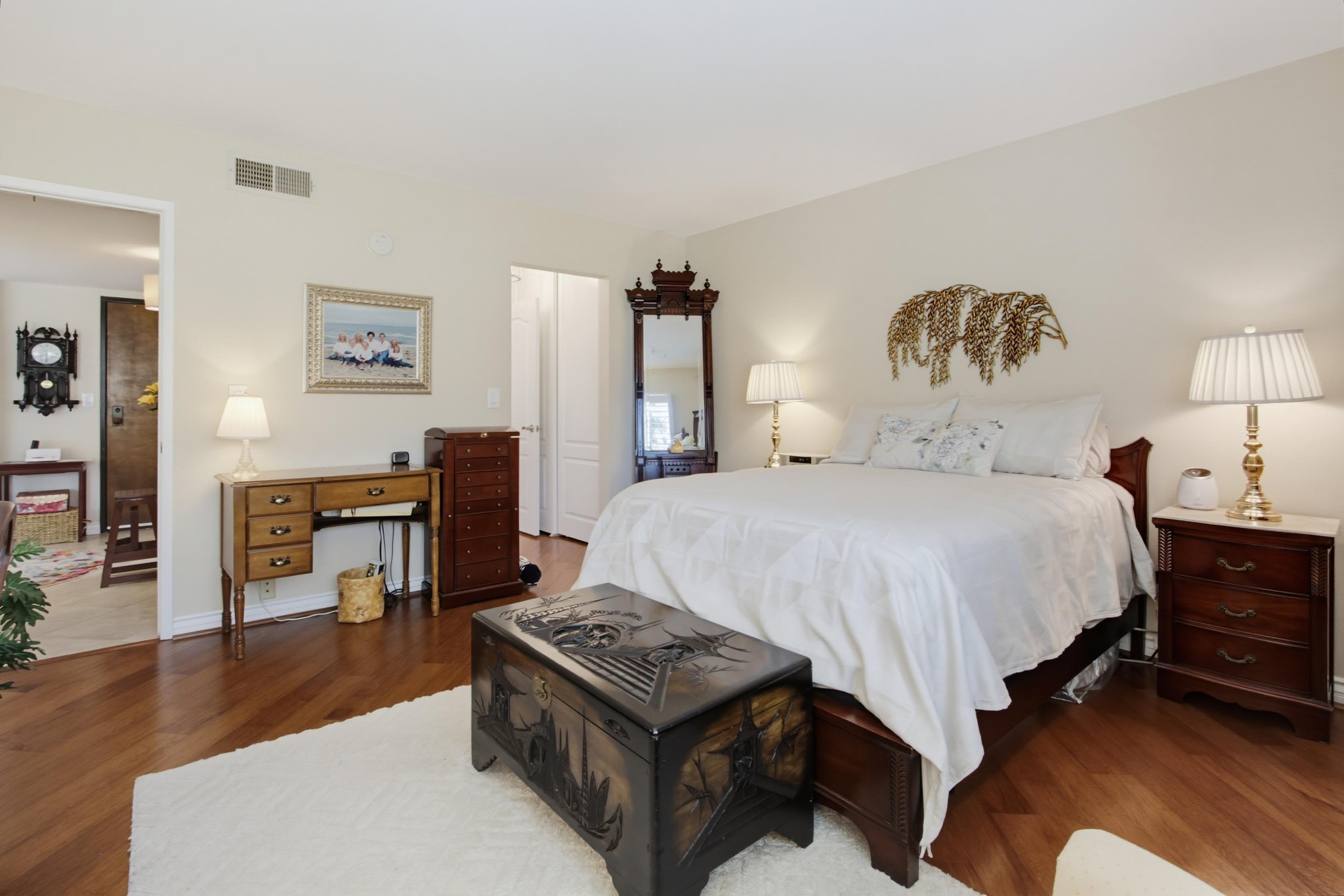 Virtual tour photo 26 of 60 for 12555 Oaks N Dr