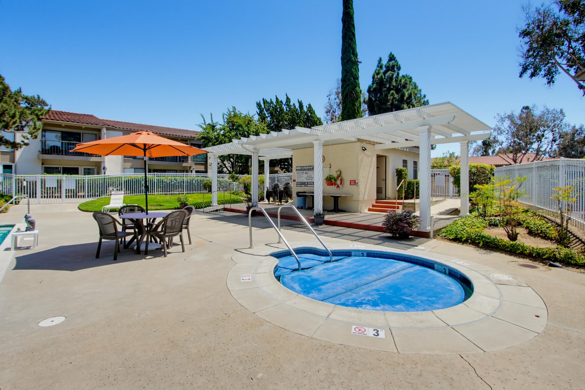 Virtual tour photo 33 of 60 for 12555 Oaks N Dr