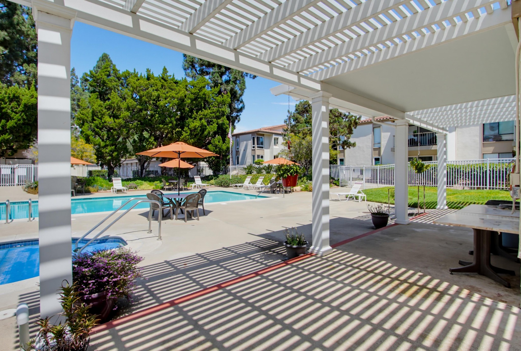 Virtual tour photo 34 of 60 for 12555 Oaks N Dr