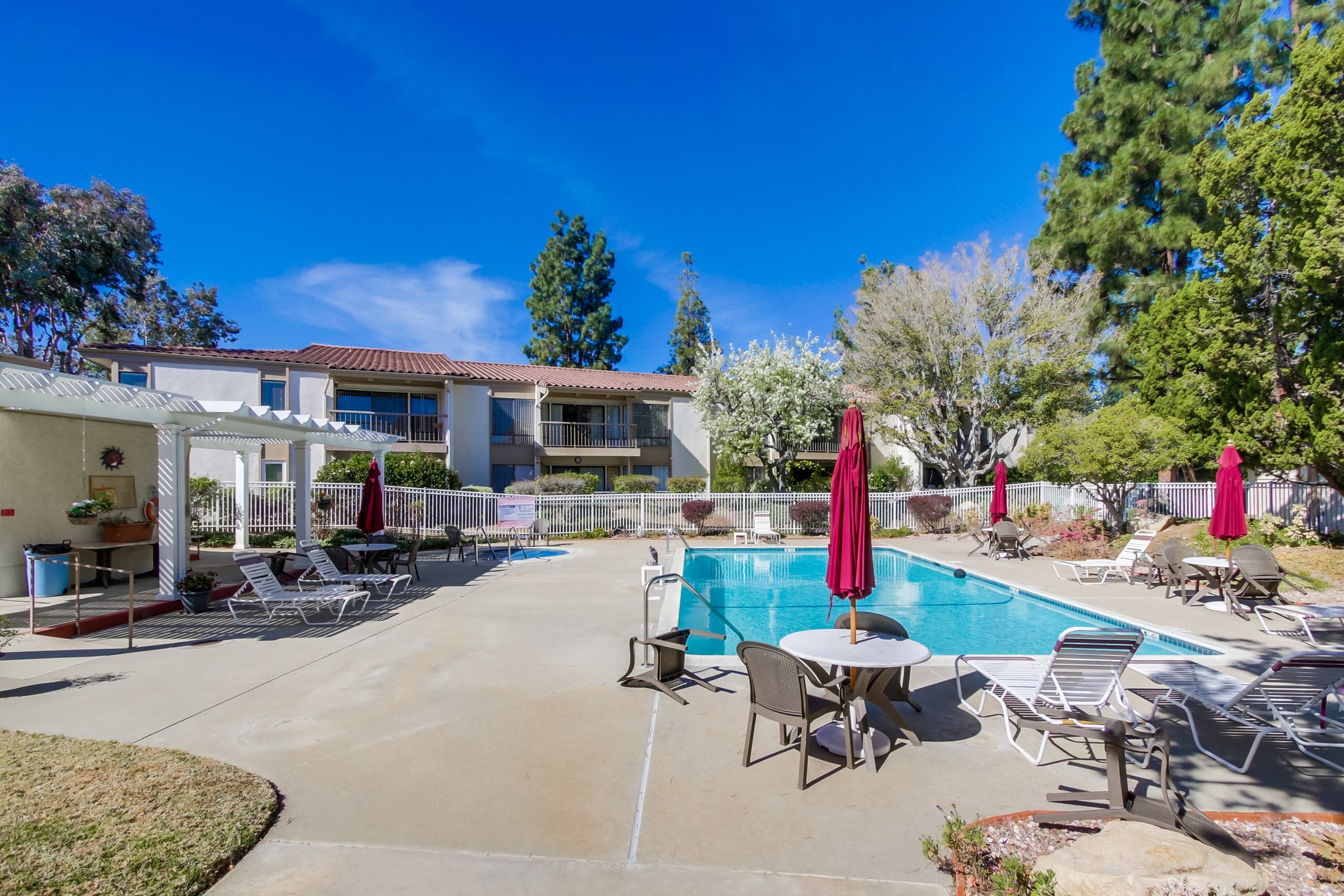 Virtual tour photo 43 of 60 for 12555 Oaks N Dr