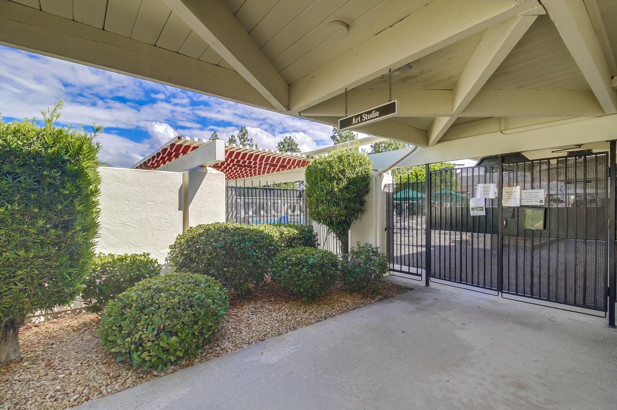 Virtual tour photo 46 of 60 for 12555 Oaks N Dr