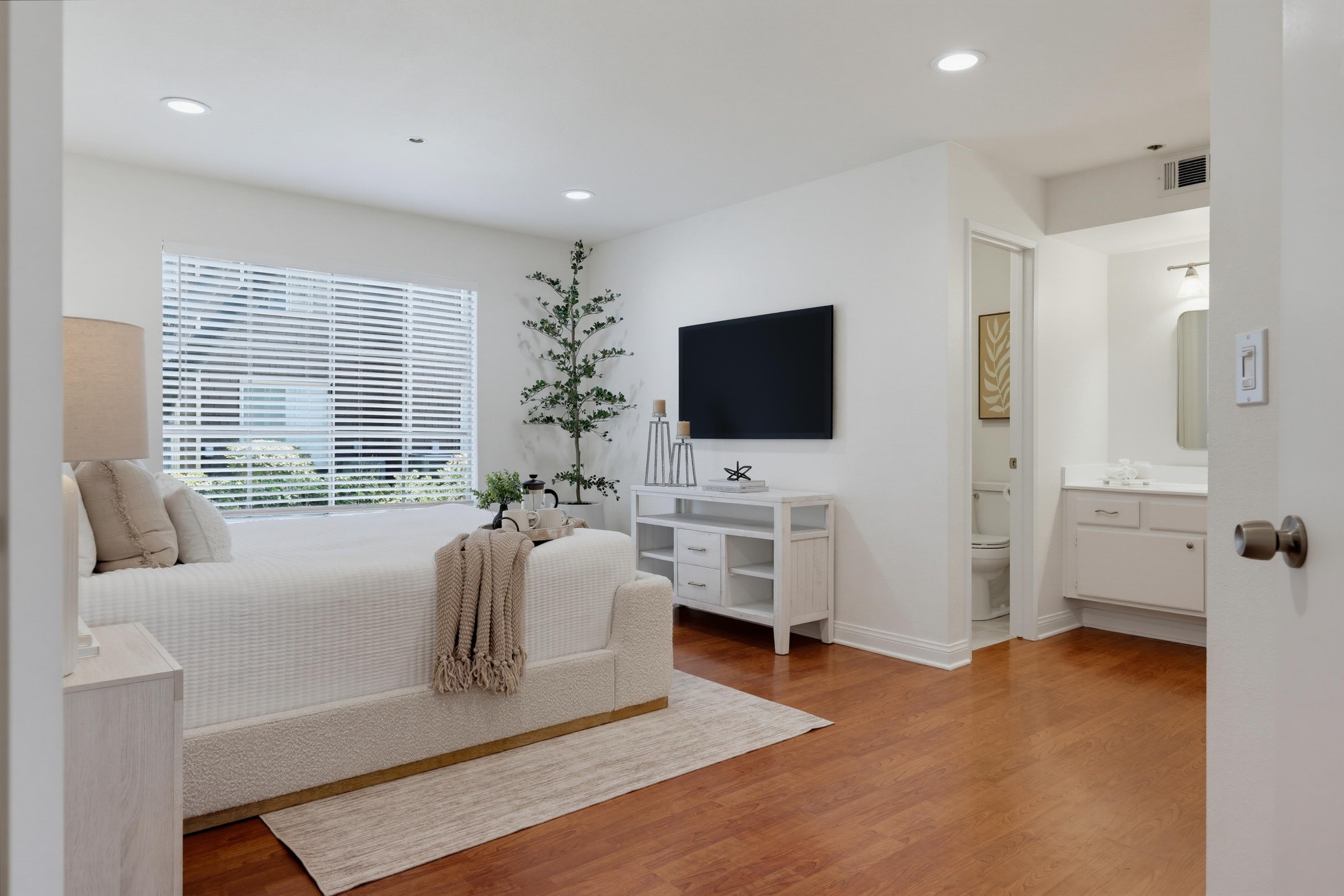 Virtual tour photo 32 of 57 for 12555 S Euclid St Apt 111
