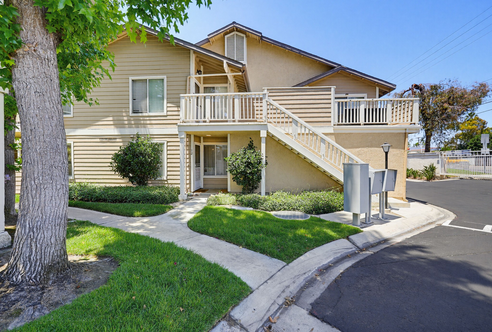 Virtual tour photo 1 of 66 for 12561 Edgemont Ln Apt 12