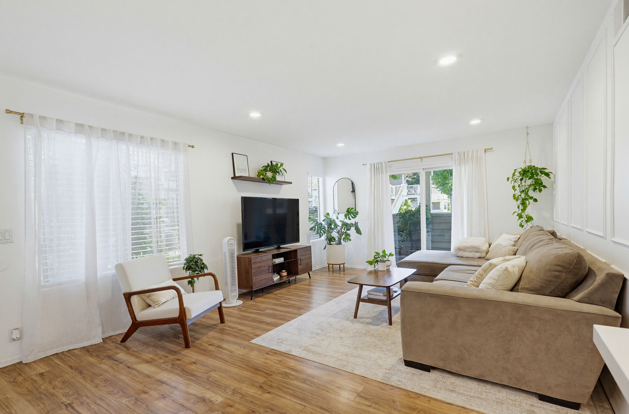 Virtual tour photo 8 of 66 for 12561 Edgemont Ln Apt 12