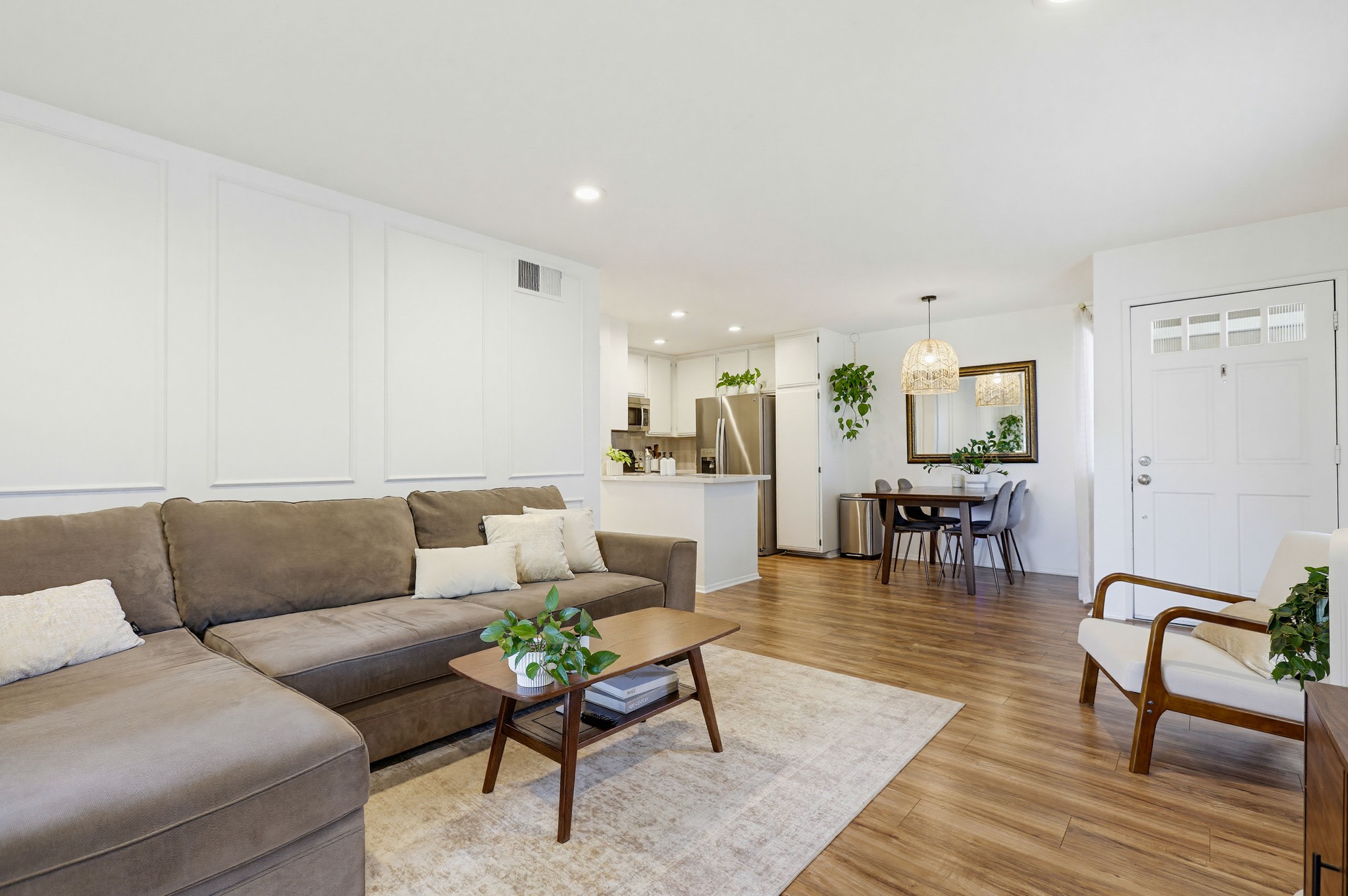 Virtual tour photo 10 of 66 for 12561 Edgemont Ln Apt 12