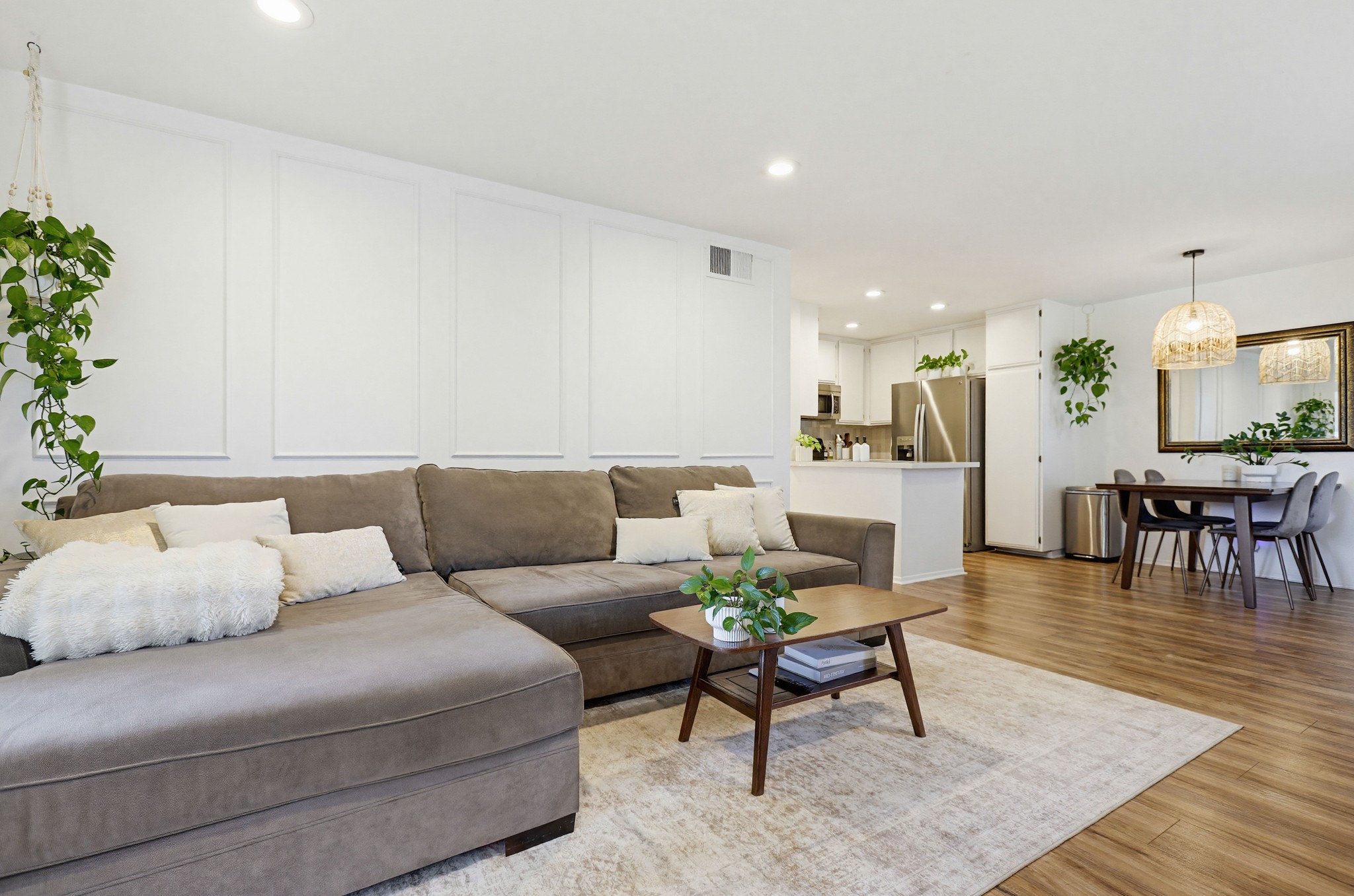 Virtual tour photo 11 of 66 for 12561 Edgemont Ln Apt 12