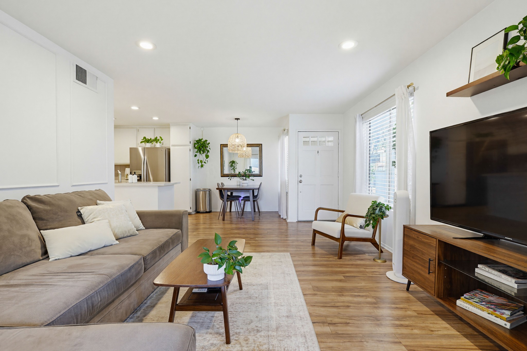 Virtual tour photo 12 of 66 for 12561 Edgemont Ln Apt 12