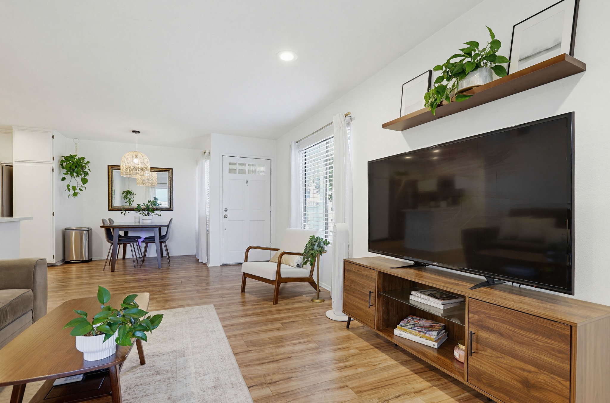 Virtual tour photo 13 of 66 for 12561 Edgemont Ln Apt 12