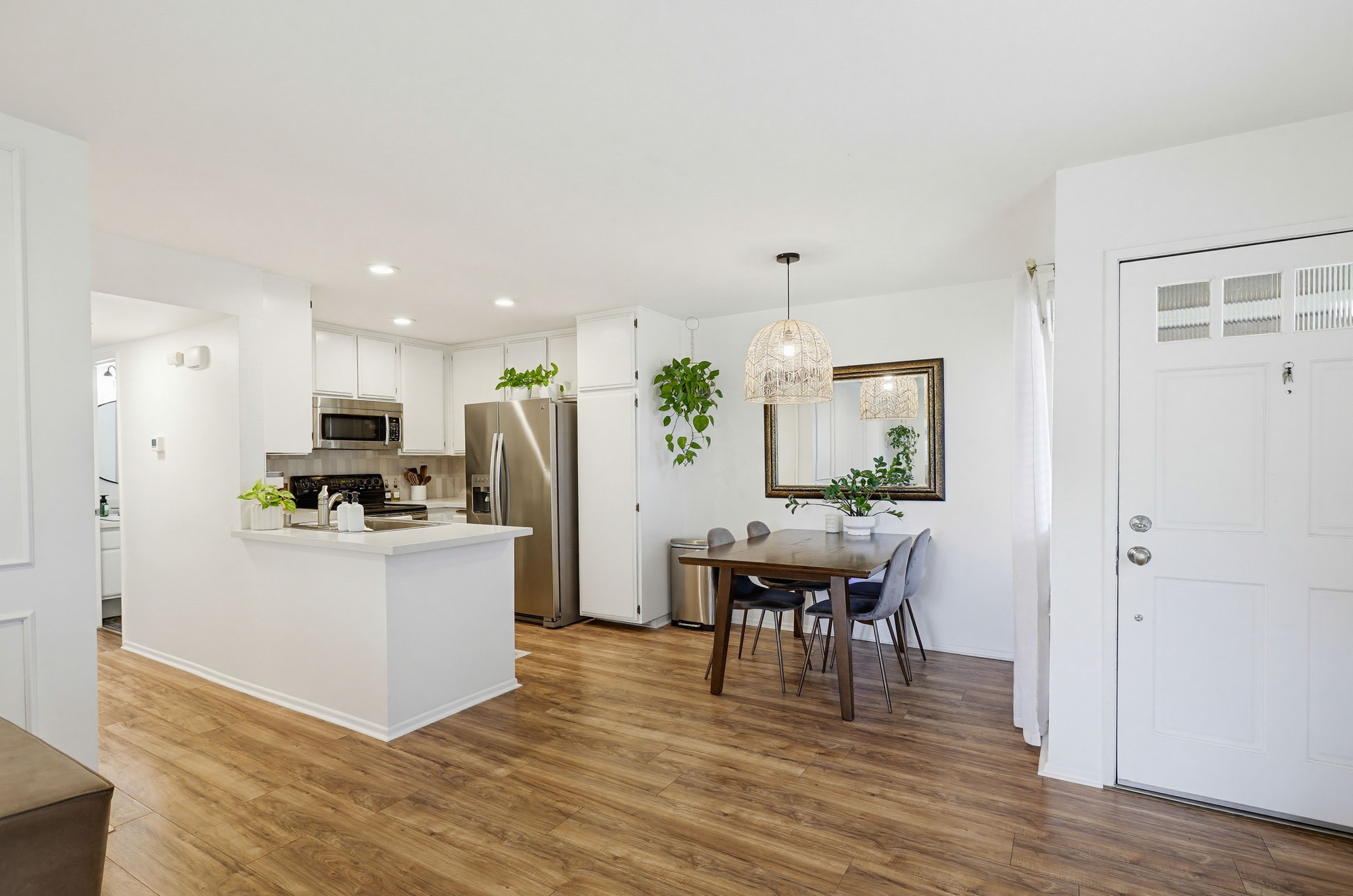 Virtual tour photo 14 of 66 for 12561 Edgemont Ln Apt 12