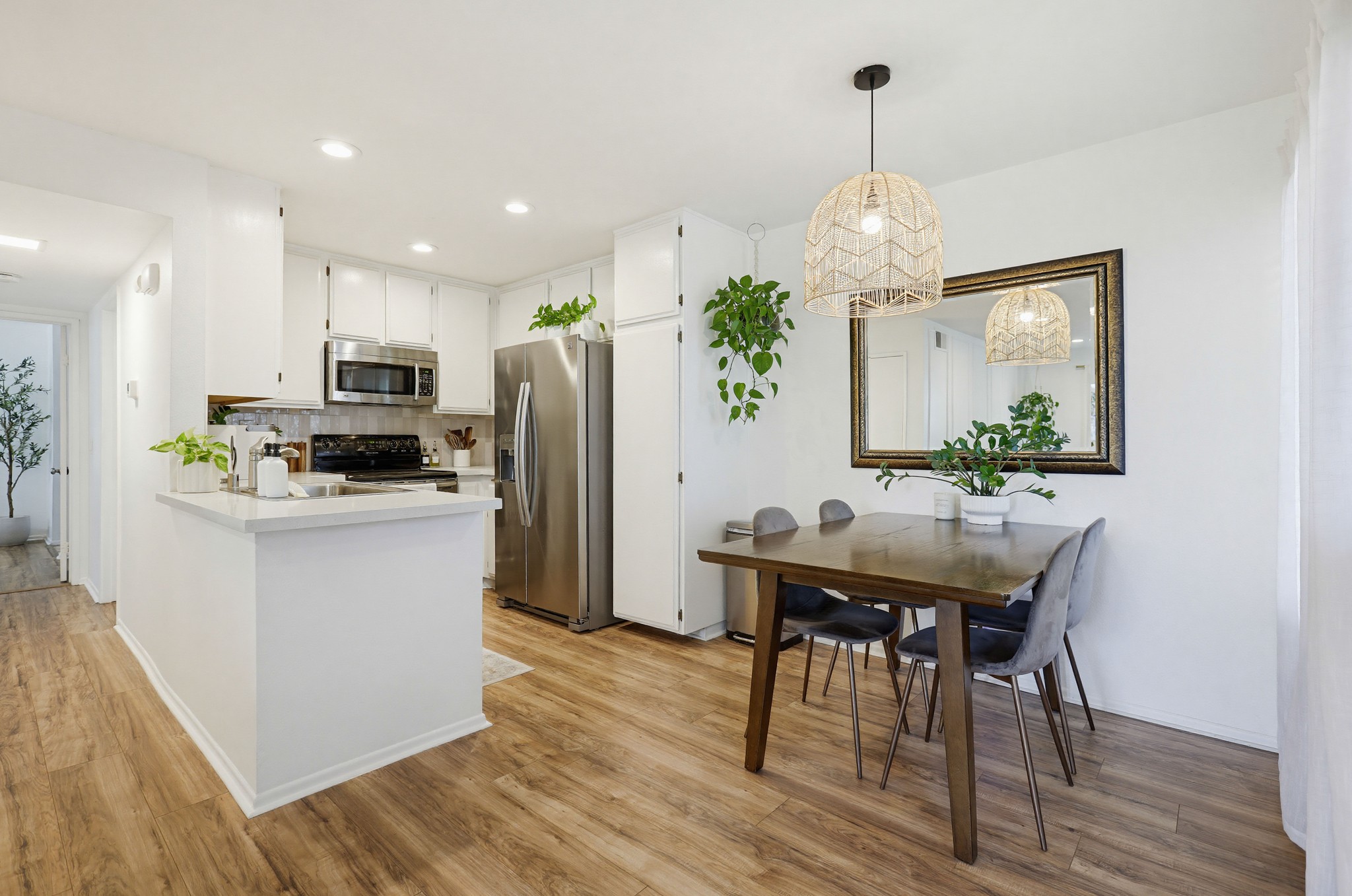Virtual tour photo 15 of 66 for 12561 Edgemont Ln Apt 12