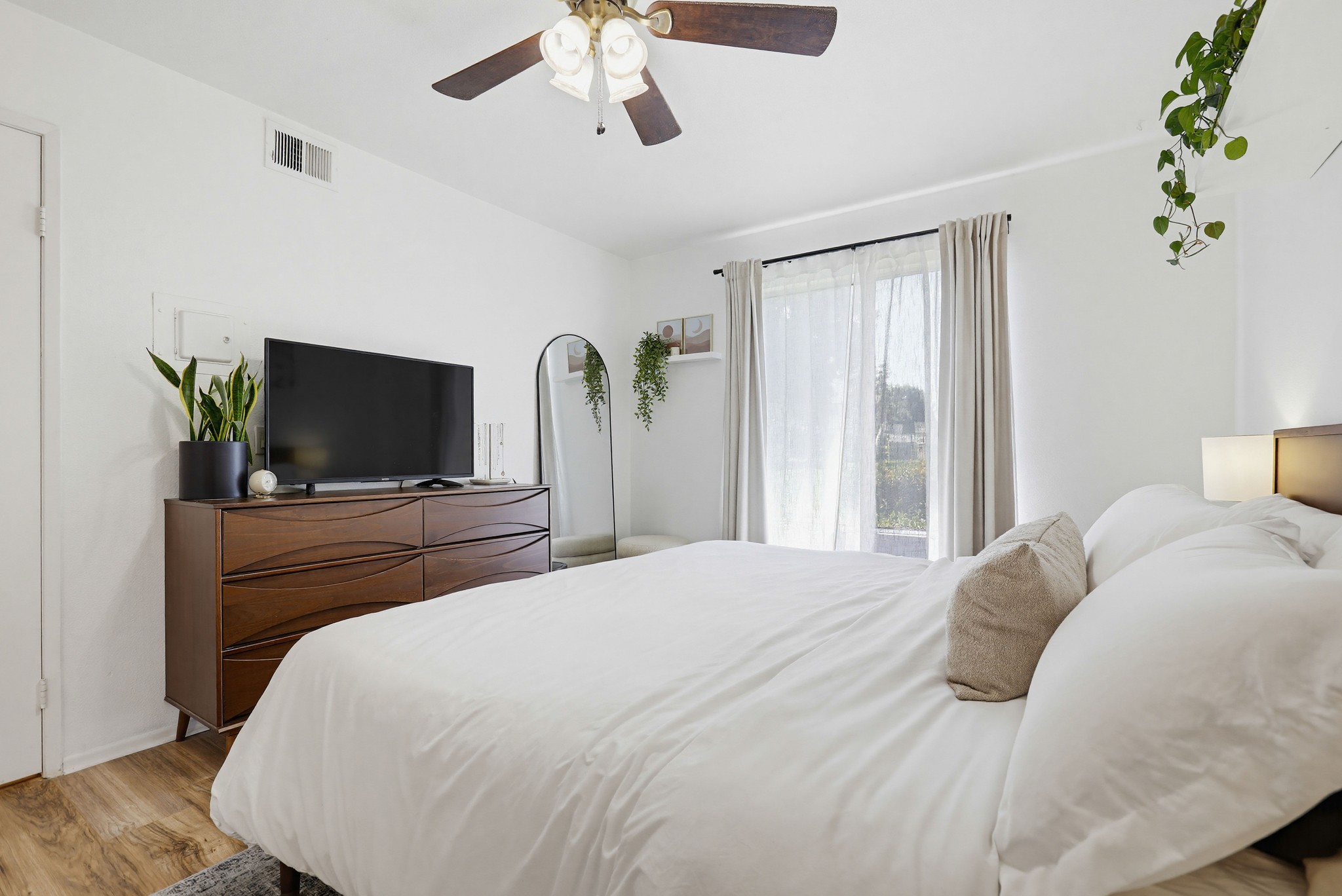 Virtual tour photo 29 of 66 for 12561 Edgemont Ln Apt 12
