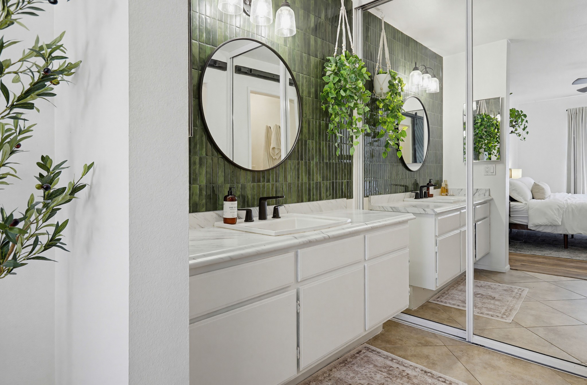 Virtual tour photo 35 of 66 for 12561 Edgemont Ln Apt 12