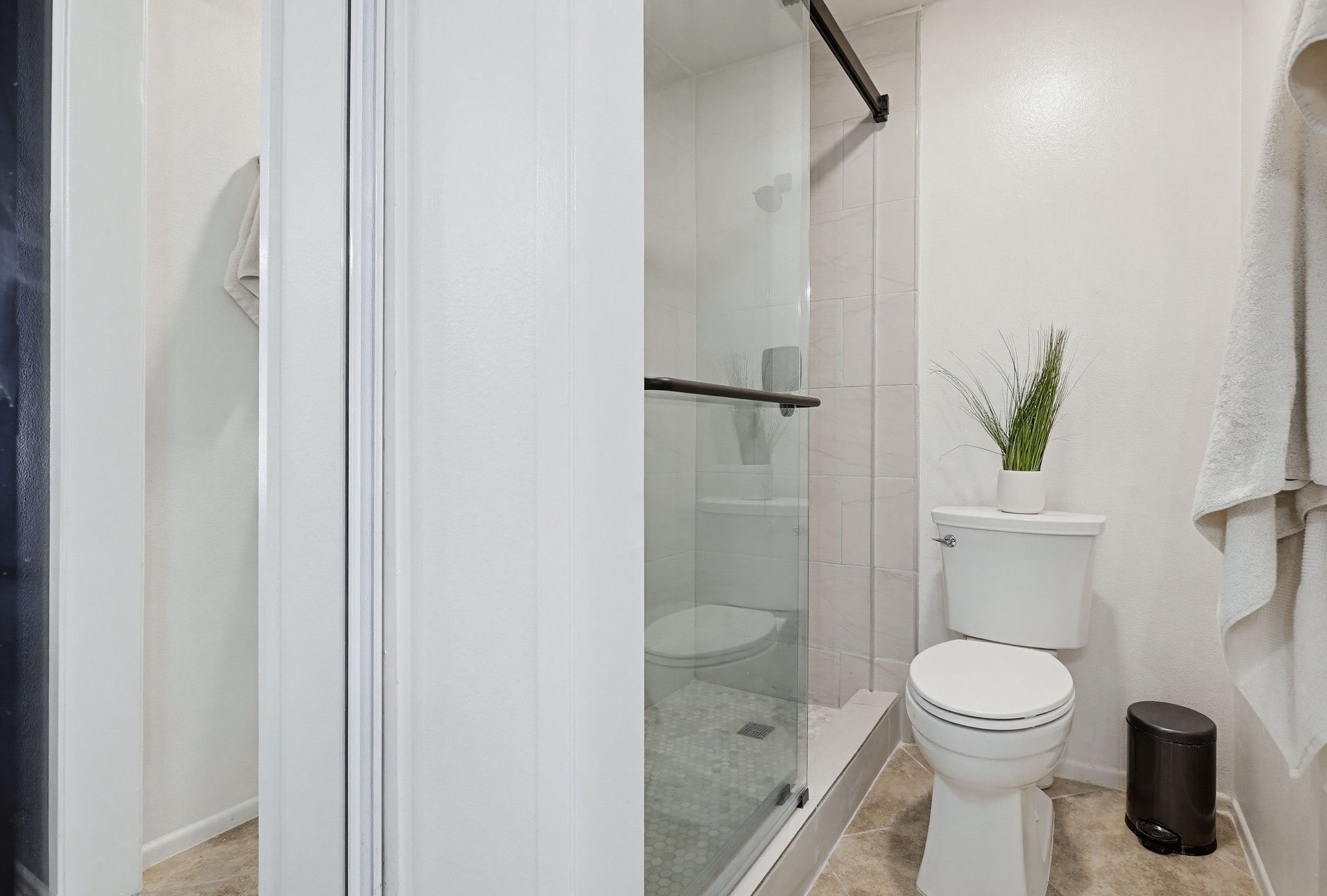 Virtual tour photo 39 of 66 for 12561 Edgemont Ln Apt 12