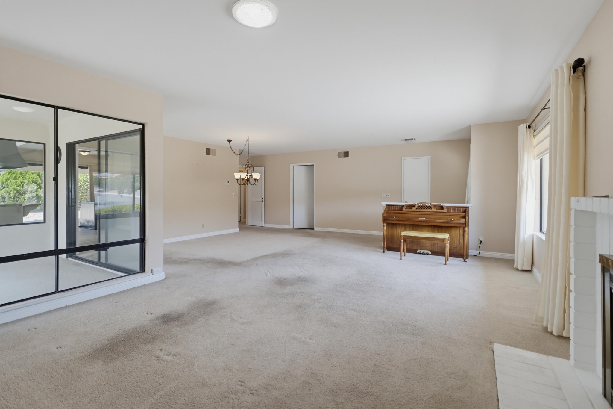 Virtual tour photo 11 of 46 for 12564 Camino Emparrado