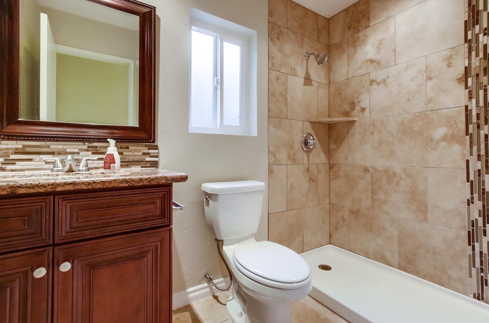 Virtual tour photo 22 of 47 for 12603 Spindletop Rd