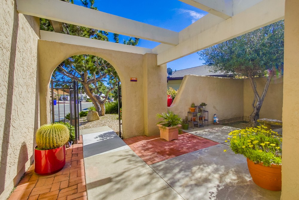Virtual tour photo 8 of 63 for 12605 Higa Pl
