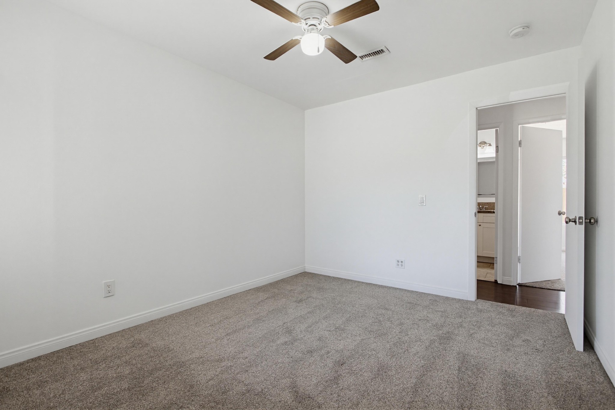 Virtual tour photo 24 of 47 for 1261 Conway Dr