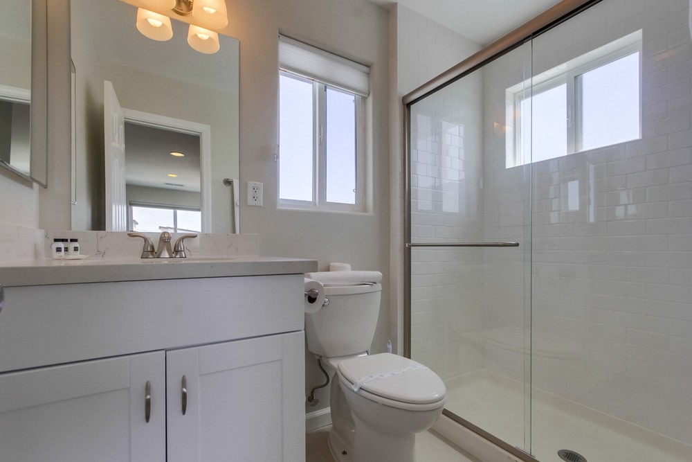 Virtual tour photo 41 of 44 for 1261 Goshen St