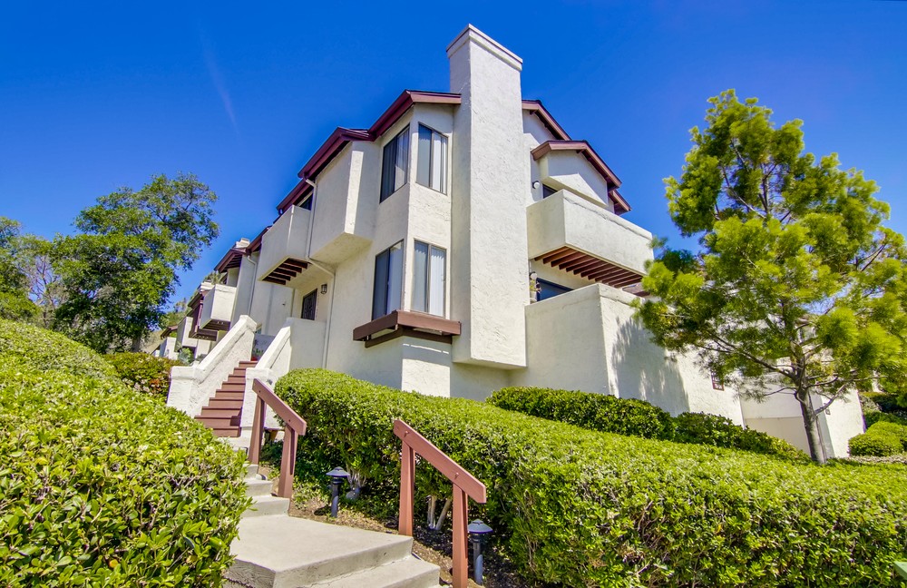 Virtual tour photo 3 of 56 for 1262 River Glen Row #19