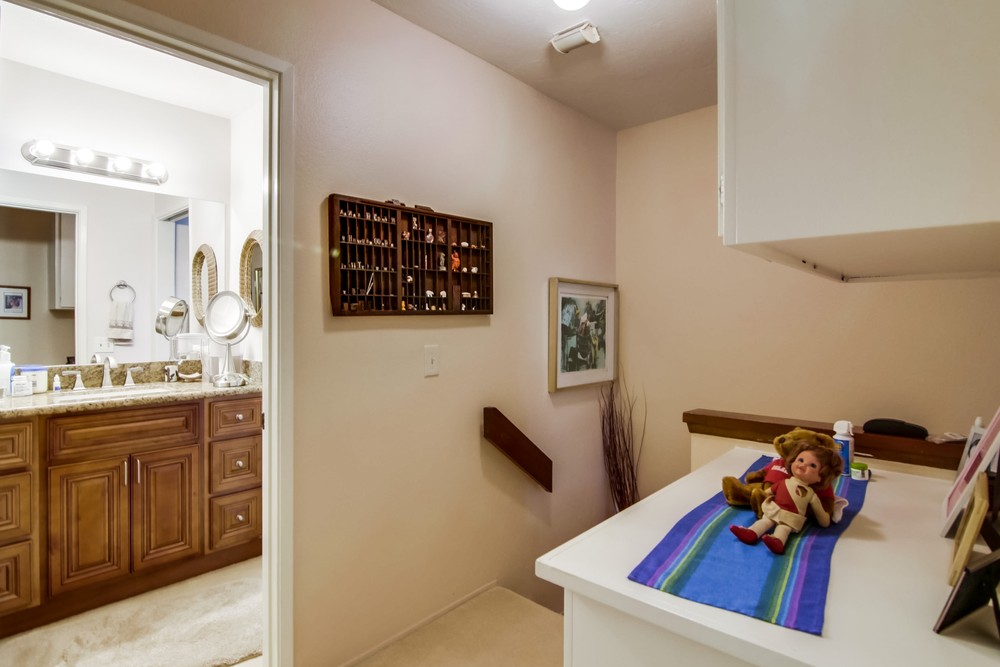 Virtual tour photo 40 of 56 for 1262 River Glen Row #19