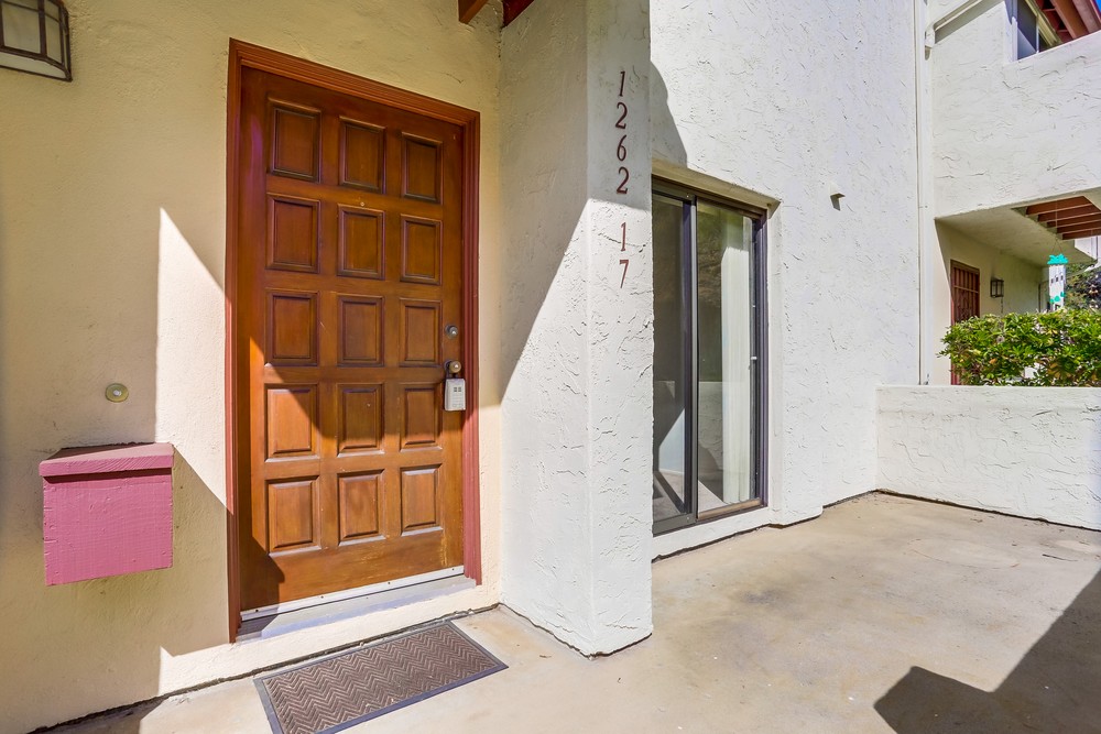 Virtual tour photo 3 of 30 for 1262 River Glen Row UNIT 17