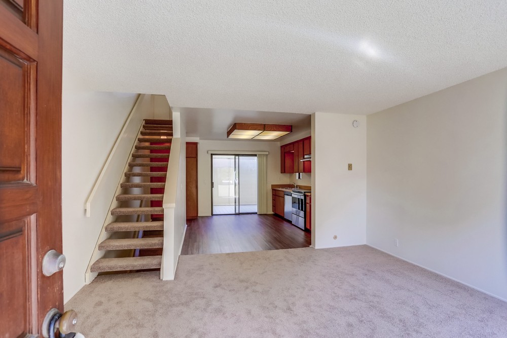 Virtual tour photo 5 of 30 for 1262 River Glen Row UNIT 17