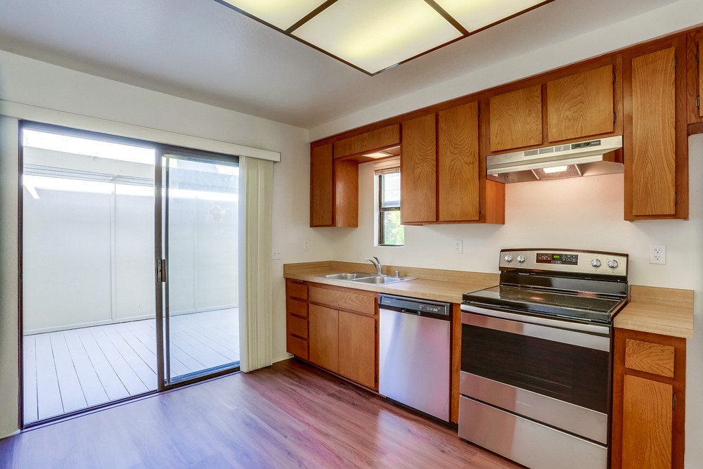 Virtual tour photo 14 of 30 for 1262 River Glen Row UNIT 17