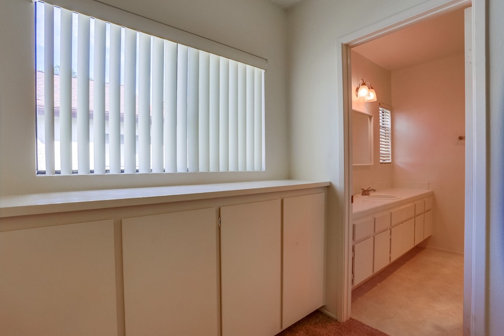 Virtual tour photo 15 of 30 for 1262 River Glen Row UNIT 17