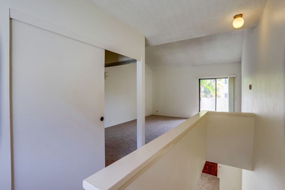 Virtual tour photo 20 of 30 for 1262 River Glen Row UNIT 17