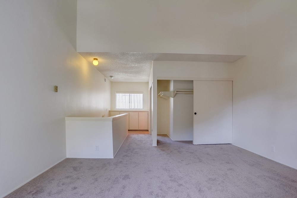 Virtual tour photo 25 of 30 for 1262 River Glen Row UNIT 17