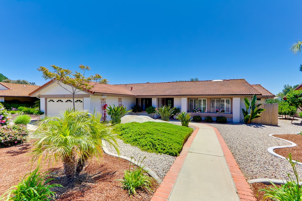 Virtual tour photo 3 of 47 for 12621 Camino Vuelo