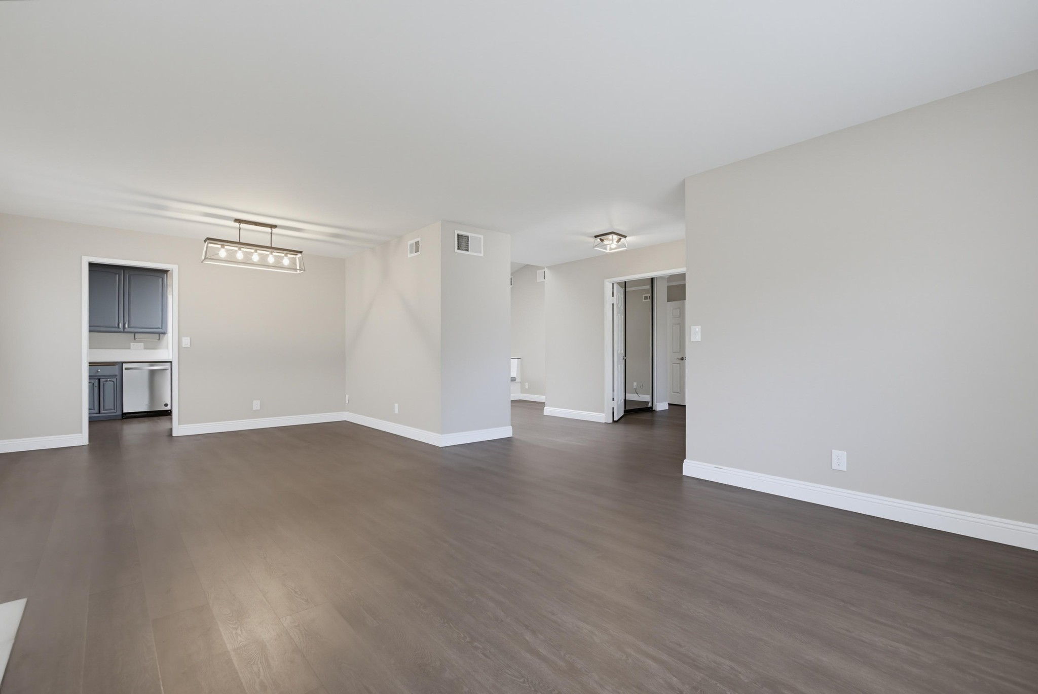 Virtual tour photo 8 of 44 for 12634 Birchbrook Ct