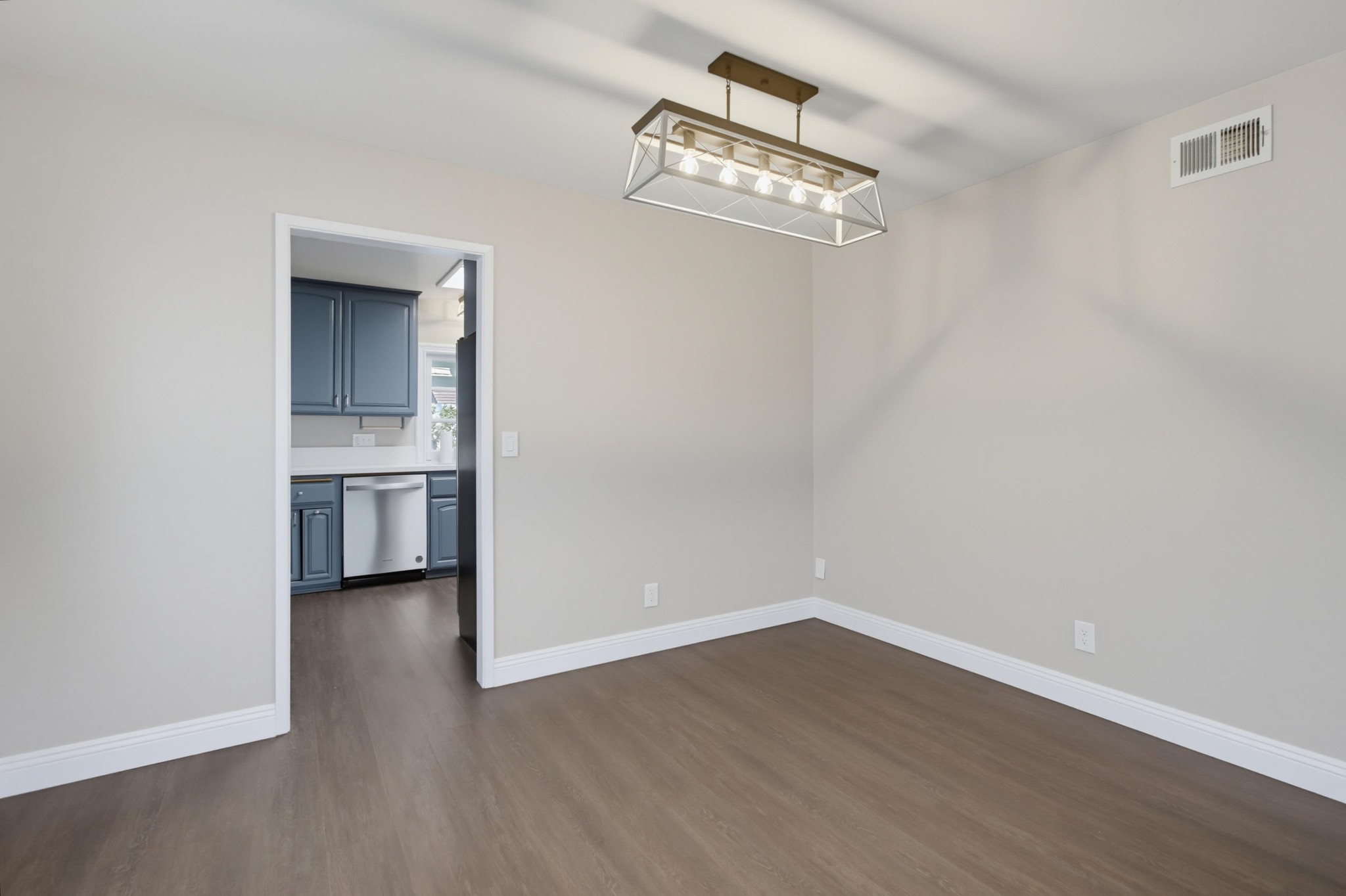 Virtual tour photo 10 of 44 for 12634 Birchbrook Ct