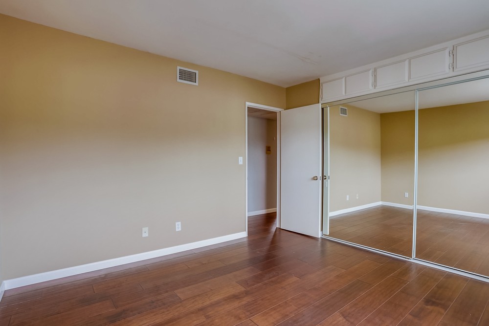 Virtual tour photo 22 of 44 for 1266 Essex St