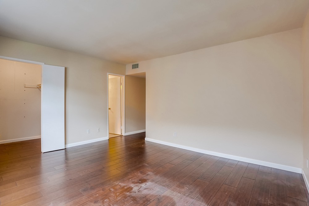 Virtual tour photo 23 of 44 for 1266 Essex St