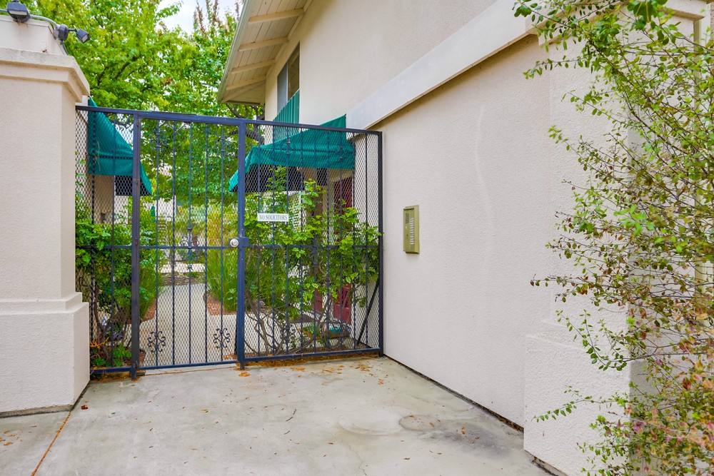 Virtual tour photo 34 of 44 for 1266 Essex St
