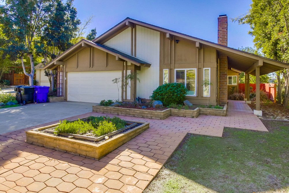 Virtual tour photo 4 of 52 for 12671 Cabezon Pl