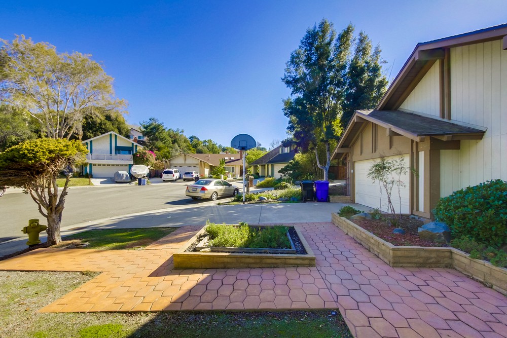 Virtual tour photo 5 of 52 for 12671 Cabezon Pl
