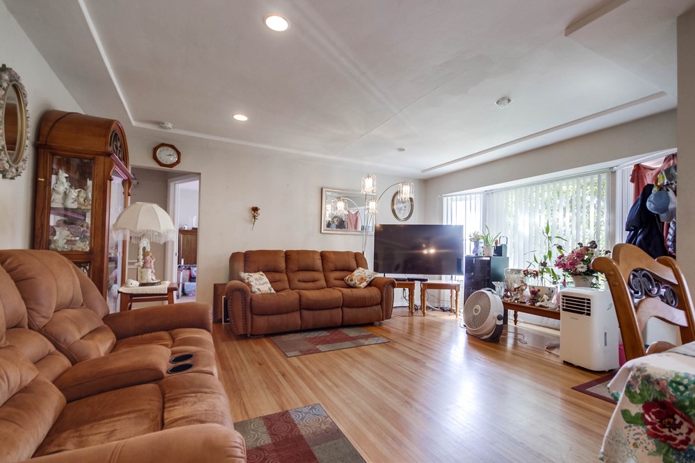 Virtual tour photo 11 of 41 for 127 Los Alamos Dr