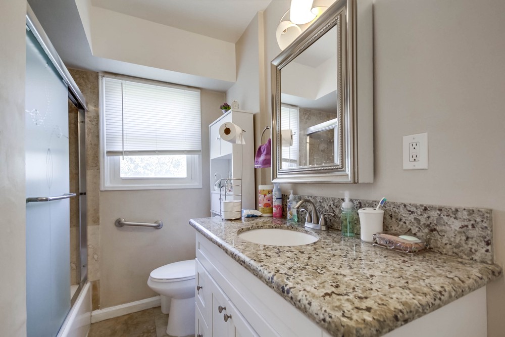 Virtual tour photo 30 of 41 for 127 Los Alamos Dr