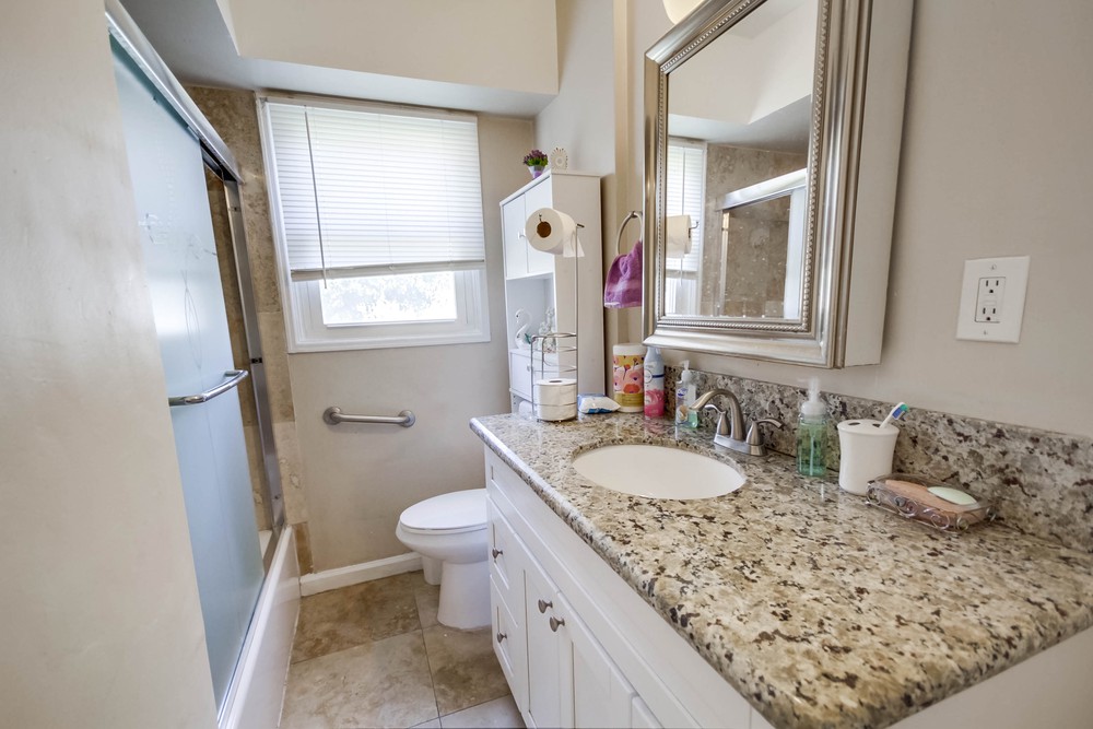 Virtual tour photo 31 of 41 for 127 Los Alamos Dr