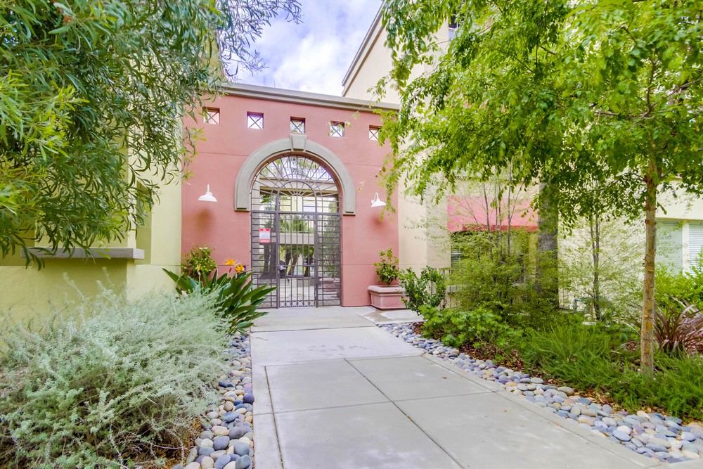 Virtual tour photo 4 of 50 for 1270 Cleveland Ave UNIT M111