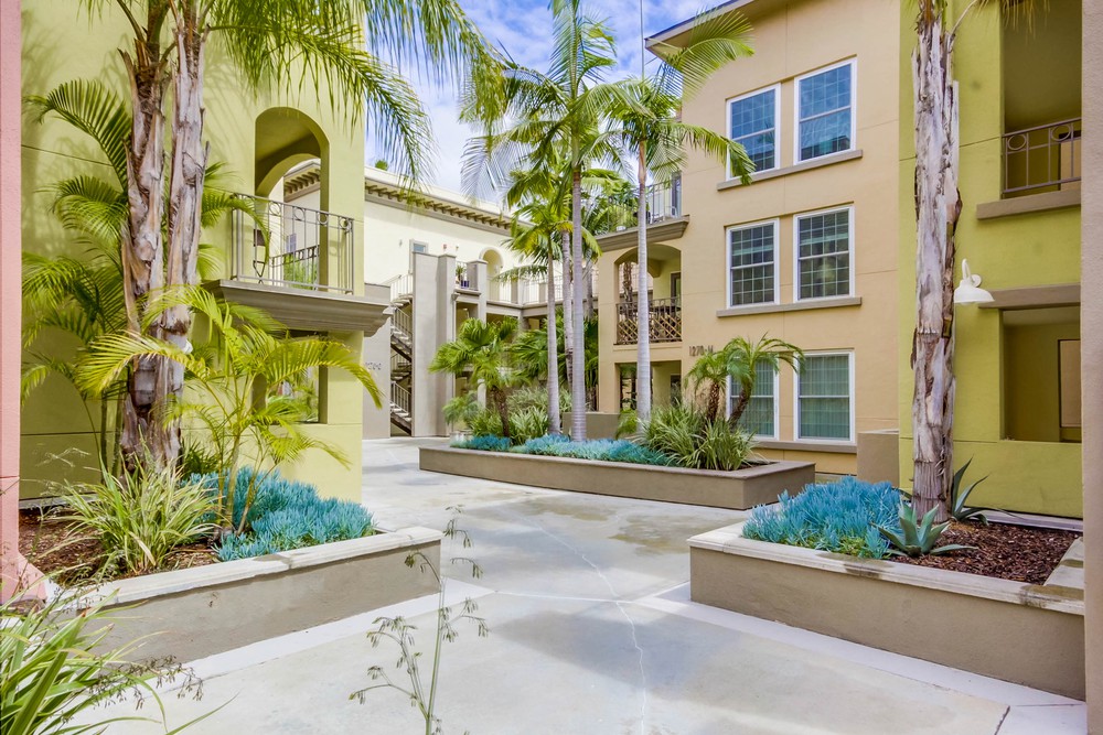 Virtual tour photo 5 of 50 for 1270 Cleveland Ave UNIT M111