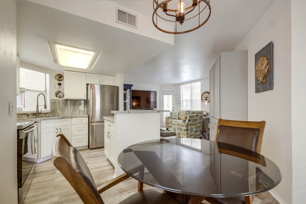 Virtual tour photo 18 of 50 for 1270 Cleveland Ave UNIT M111